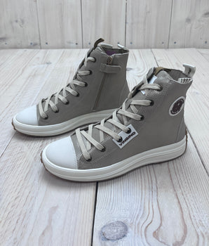 Schoenen / laarsjes Vingino schoenmaat 35